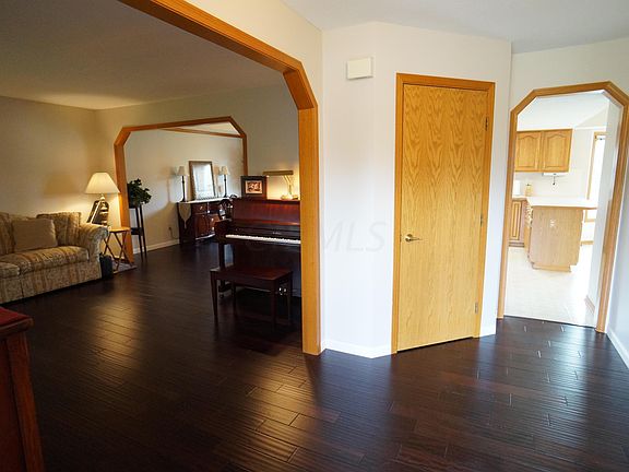 4th image of 12599 Oakmere Dr