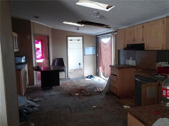 5th image of 3226 Silver Lake Ct