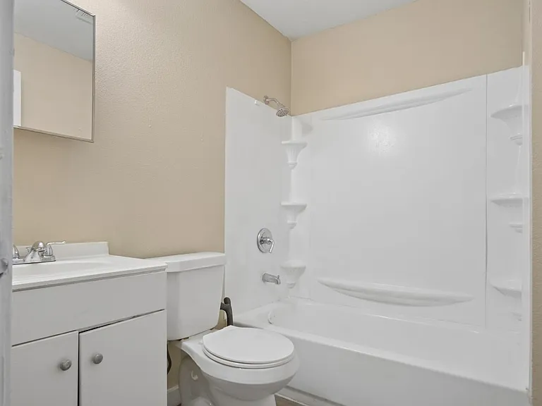 521 S Polaris St — Photo 3