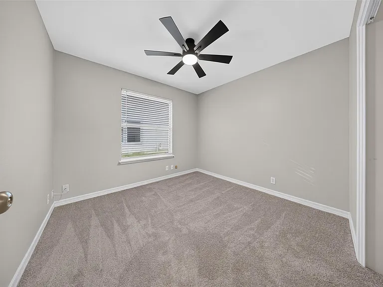 241 Brian Ln — Photo 31