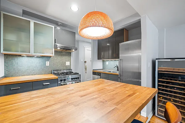 Sold by Redfin Real Estate | media 1