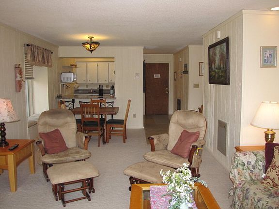 3rd image of 538 Shelter Rock Cir APT E1