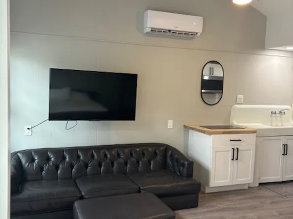 455 10th Ave NE #1/2, Saint Petersburg, FL 33701