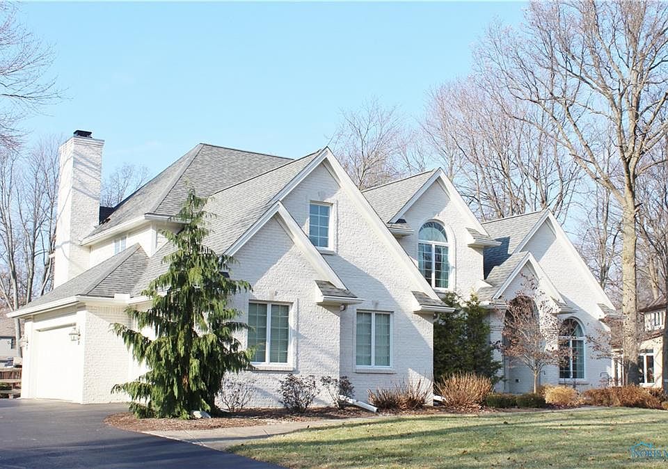 1st image of 544 Saint Annes Dr