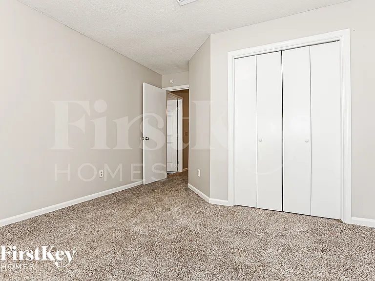 2347 Glencairn Ln SW — Photo 15