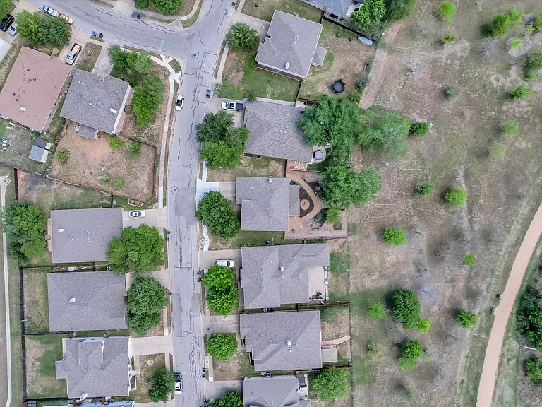 4029 Lake Edge Way — Photo 35