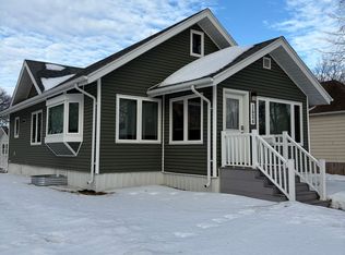 1524 5th Ave N, Grand Forks, ND 58203