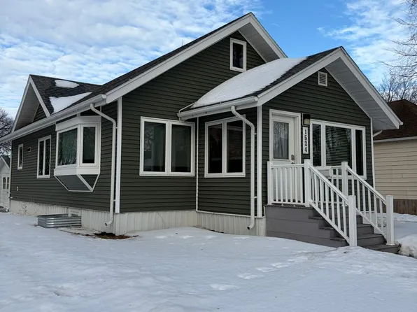 1524 5th Ave N, Grand Forks, ND 58203