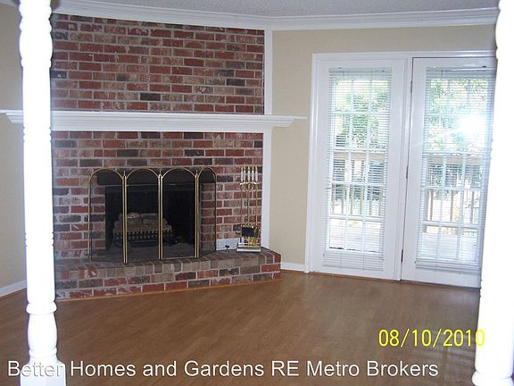3rd image of 5039 Bell Dr