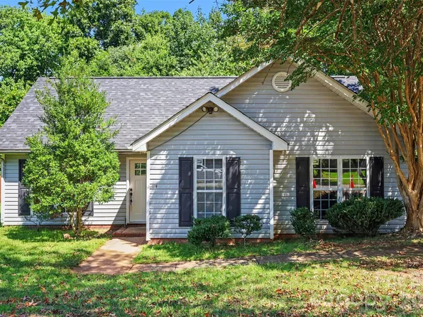 5718 Kirkdale Ct, Charlotte, NC 28208