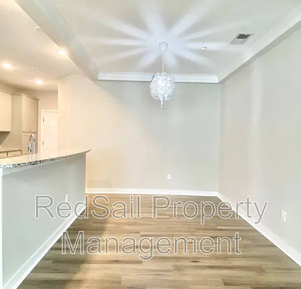 208 Fishers Ct — Photo 7