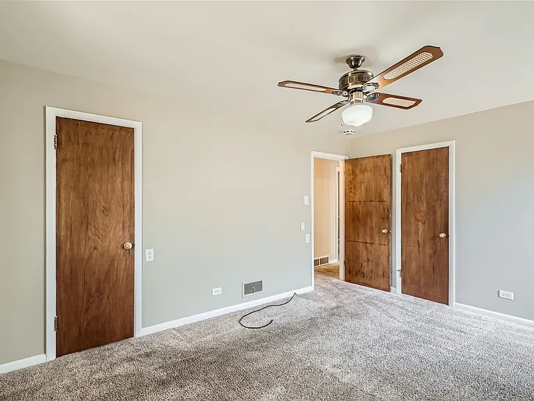 2732 S Garfield St — Photo 8