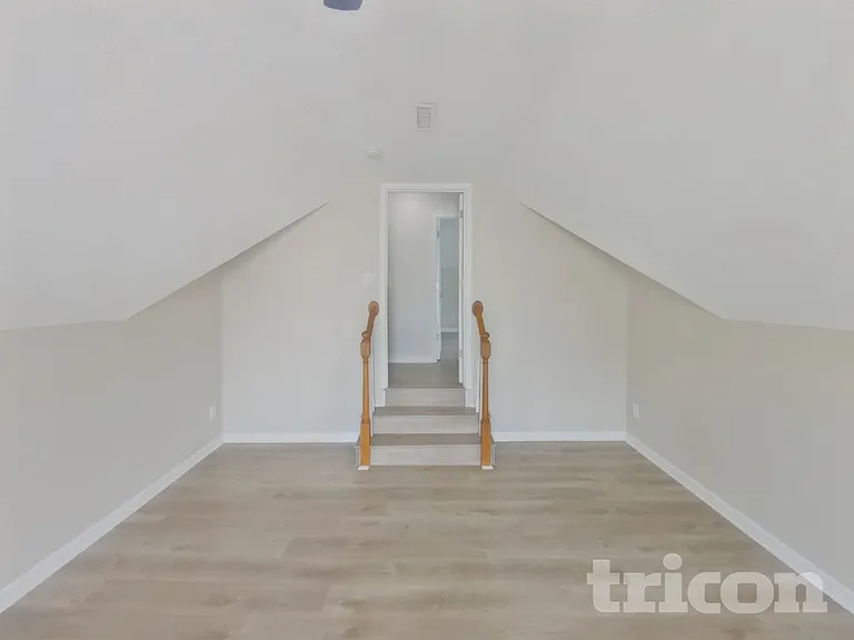 559 Heartland Ln — Photo 17