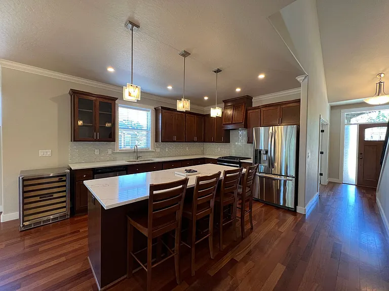 926 Robin Hood Ave — Photo 3