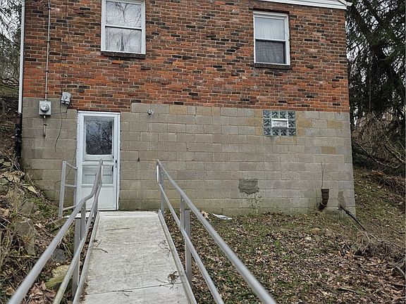 2nd image of 809 Hillgrove Ave