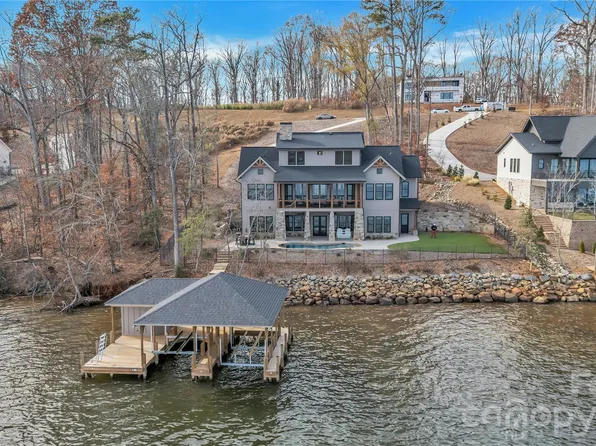 8058 Edgewater Dr, Norwood, NC 28128