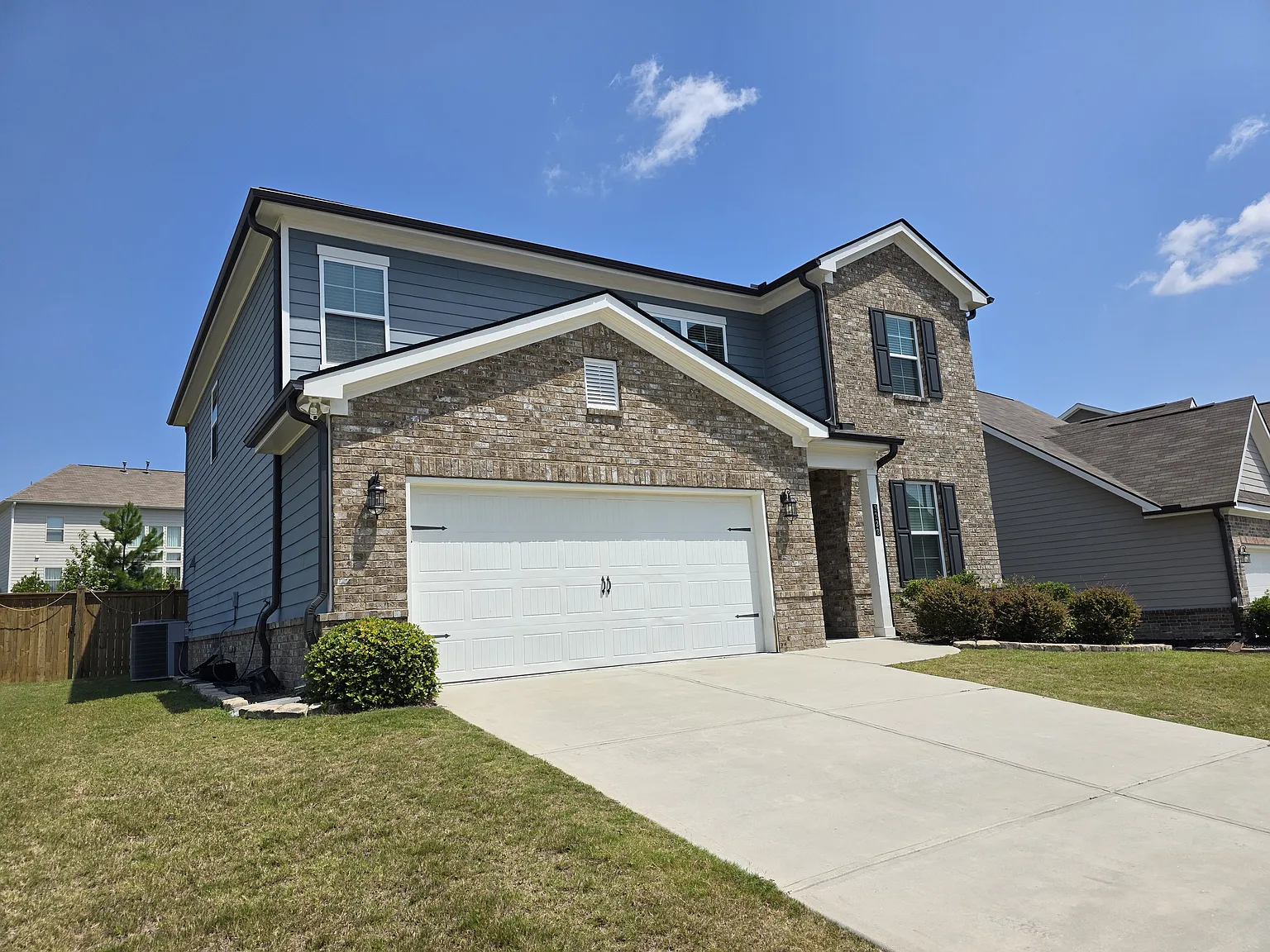 5 bed, 2754 sqft, $2,800 — Photo 2