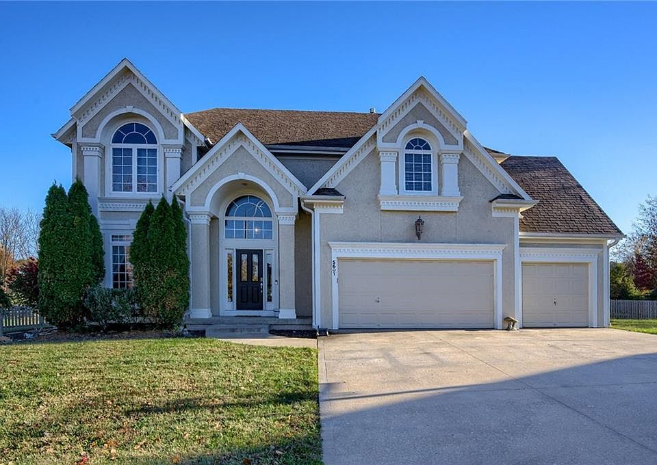 1st image of 5601 NE Holiday Dr