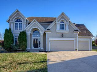5601 NE Holiday Dr, Lees Summit, MO 64064