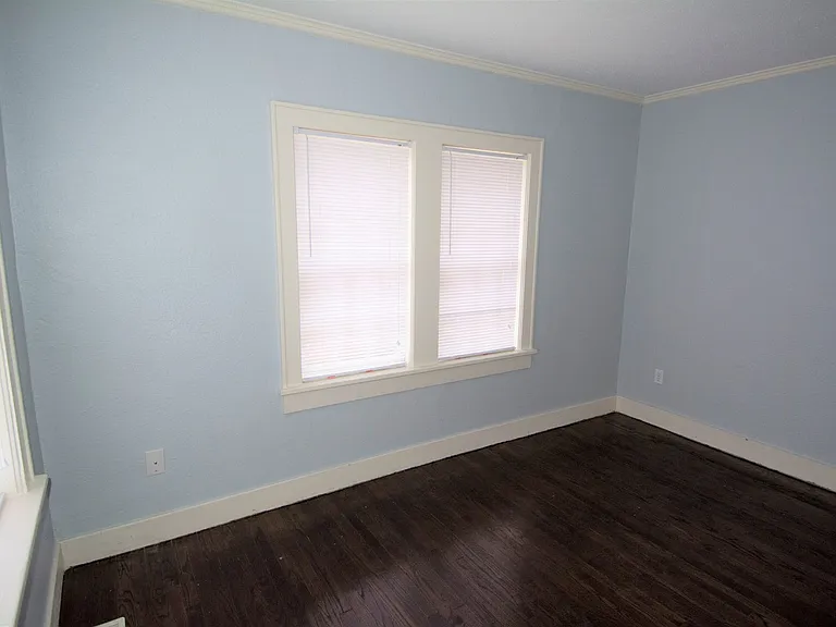Super Cute Historical Property! Affordable And Cozy — Photo 12