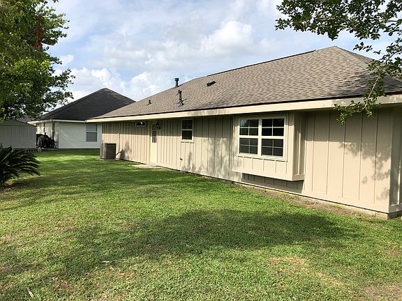 3rd image of 214 Bayou Vista Dr