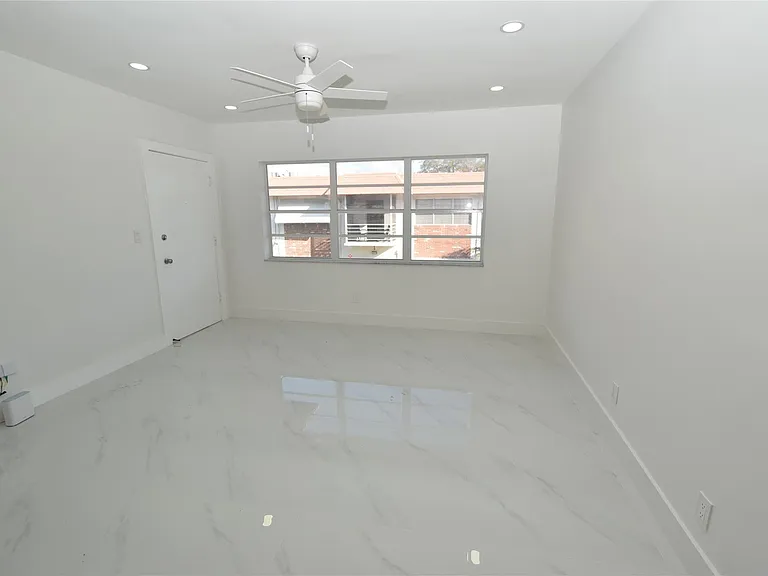3550 NW 8th Ave #810 — Photo 9
