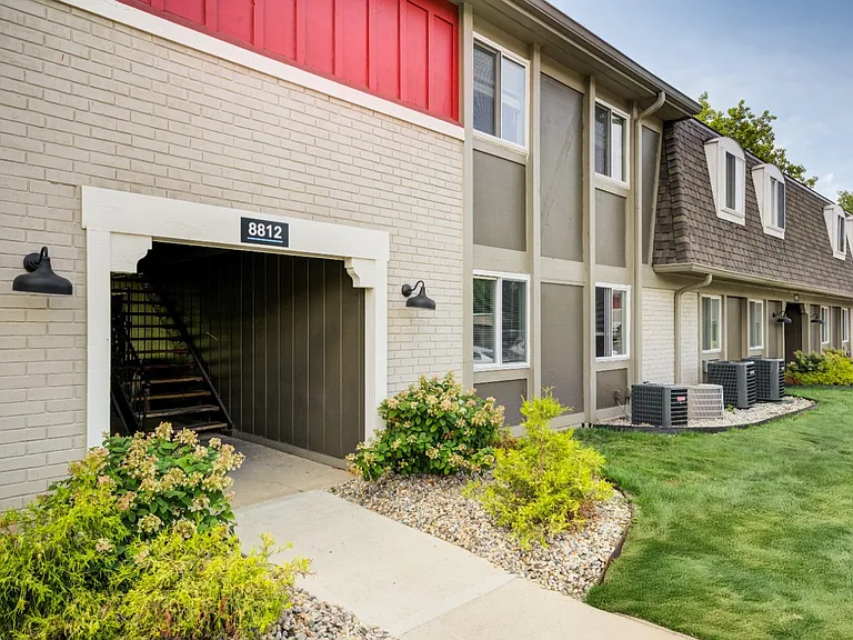 The Elliott at College Park Apartment Homes — Photo 25