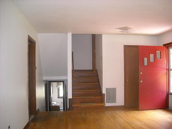 Living Room towards bedroom stairs