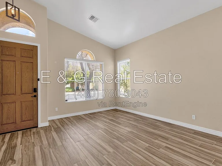 3261 W Ross Dr — Photo 5