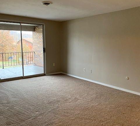 2nd image of 610 Academy St APT 11