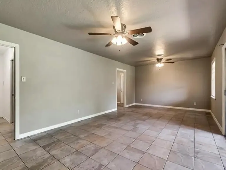 1310 Gulf St — Photo 4