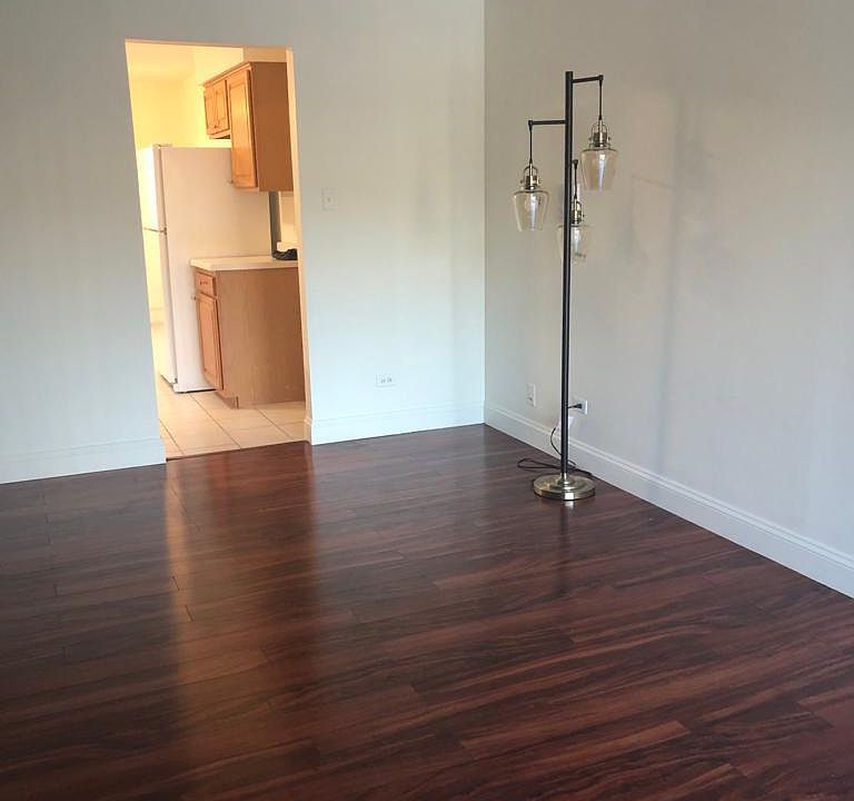 1st image of 9000 W 140th St