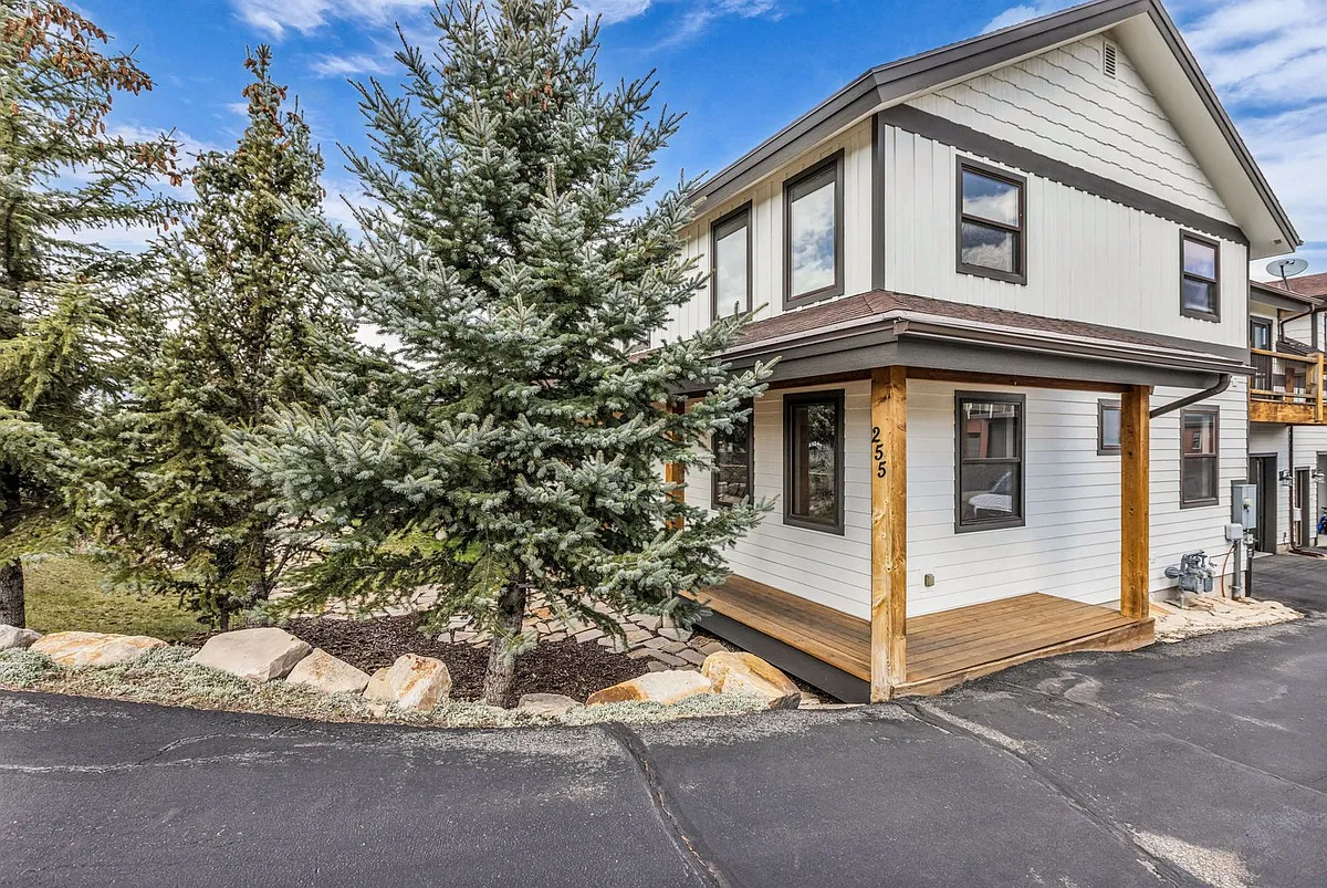 Building Photo - 255 Starview Dr