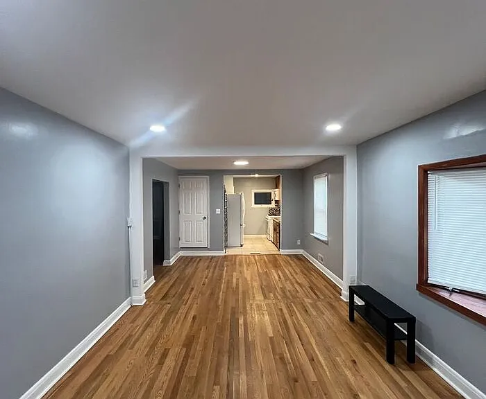 2500 Linwood Rd — Photo 3