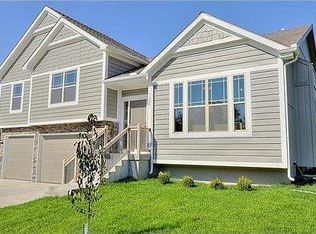 1307 Faulkner Dr, Pleasant Hill, MO 64080