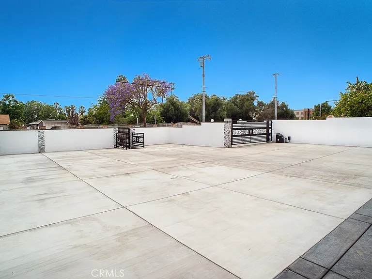 13310 1/2 Glenoaks Blvd — Photo 19