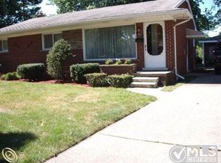 3416 Middlefield Dr, Trenton, MI 48183