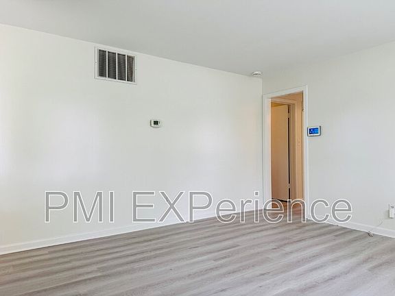3rd image of 1204 Broadwood Dr