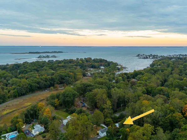 28 Old Trolley Way, Norwalk, CT 06853