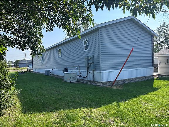 3rd image of 313 1st Street N