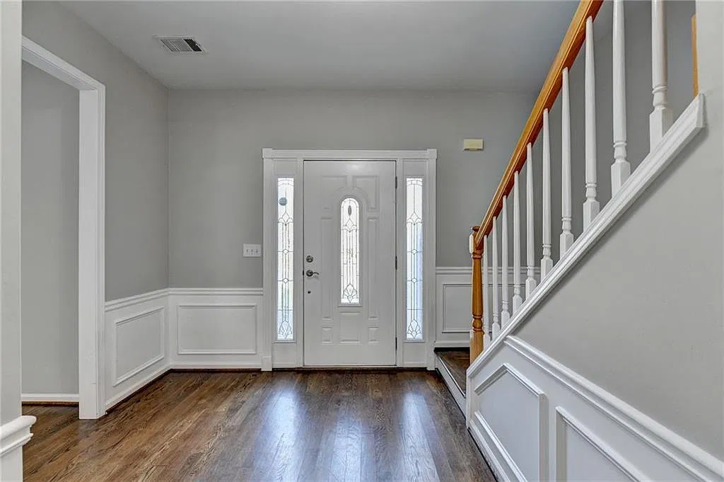 4 bed, 2.5 bath, 2184 sqft, $3,000 — Photo 3