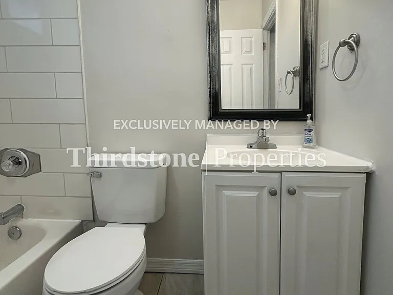 1173 W 27th St — Photo 23