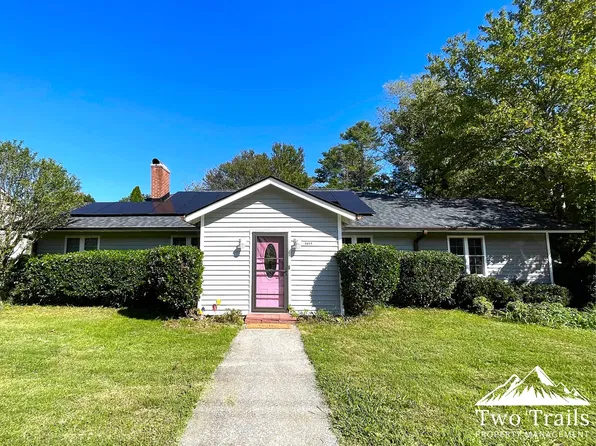 1614 Ridgewood Blvd, Hendersonville, NC 28791