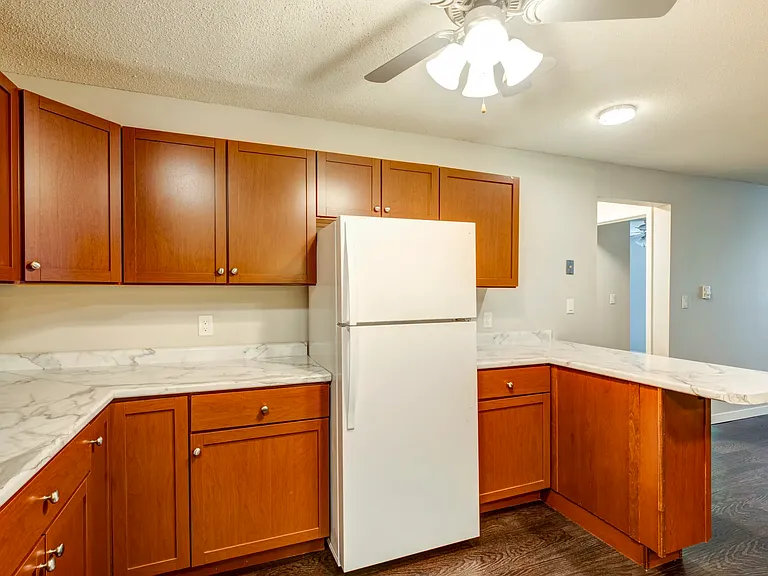 Edgerton Highlands Apartments — Photo 4
