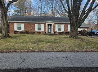 2043 Huntleigh Rd, Leland Grove, IL 62704