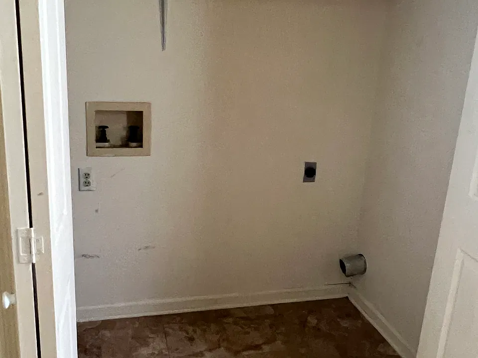 110 Mallory Dr NW #1