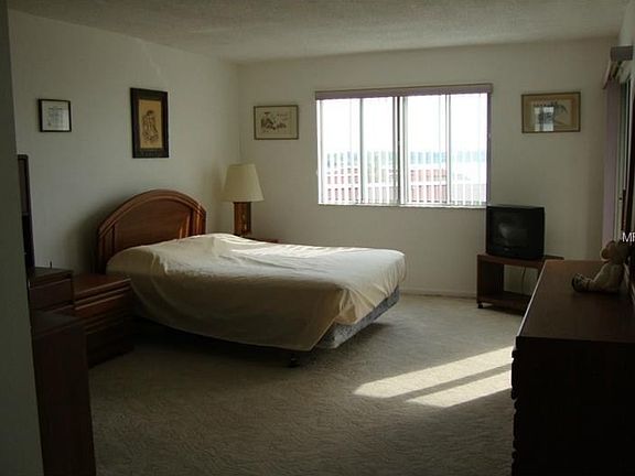 3rd image of 19029 Us Highway 19 N APT 9-402
