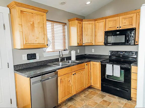 4th image of 249 Jill Dr