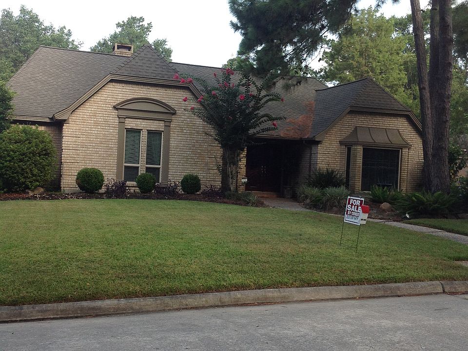2711 Rustic Woods Drive