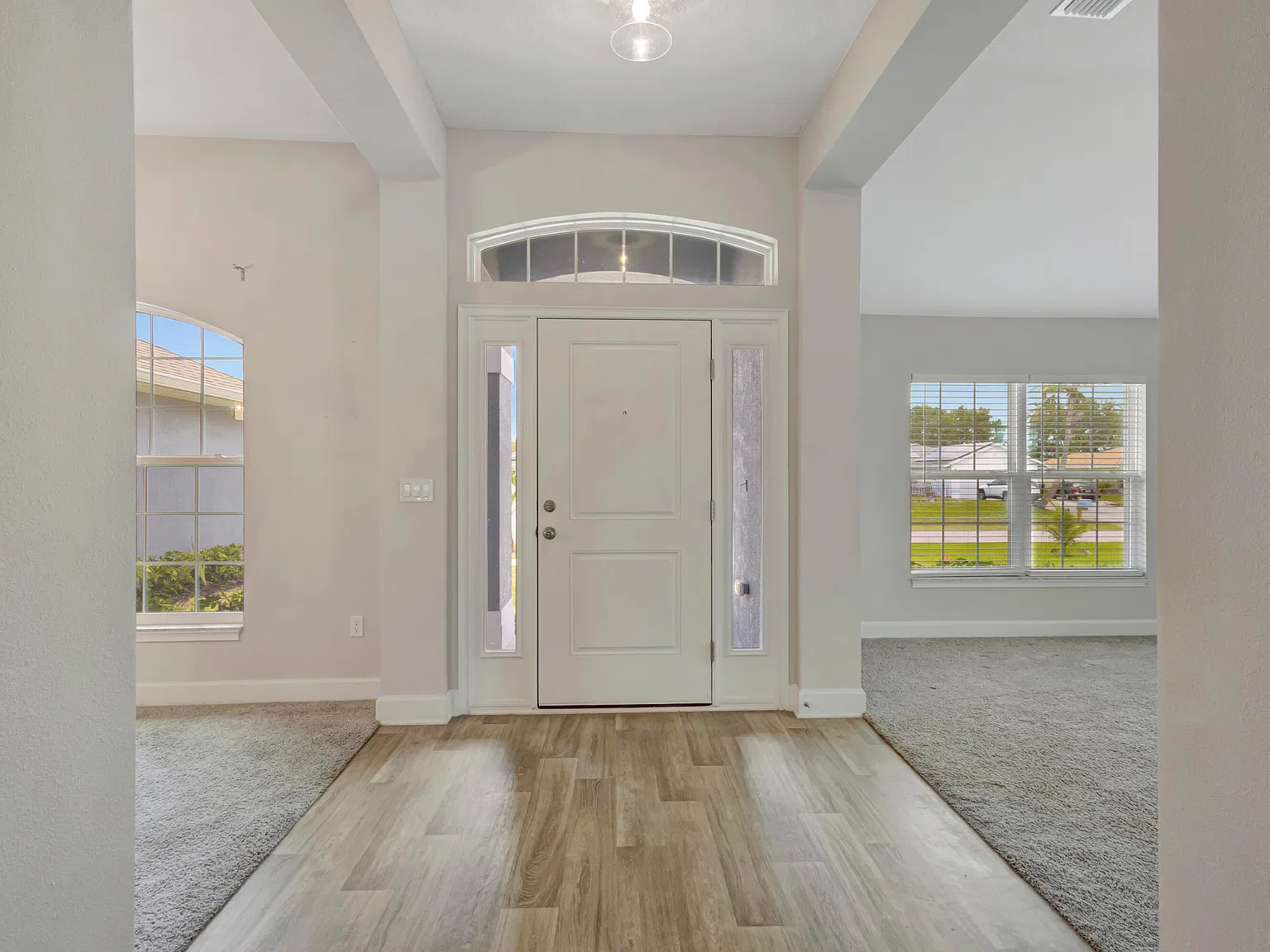 4 bed, 3.0 bath, 2281 sqft, $3,300 — Photo 4